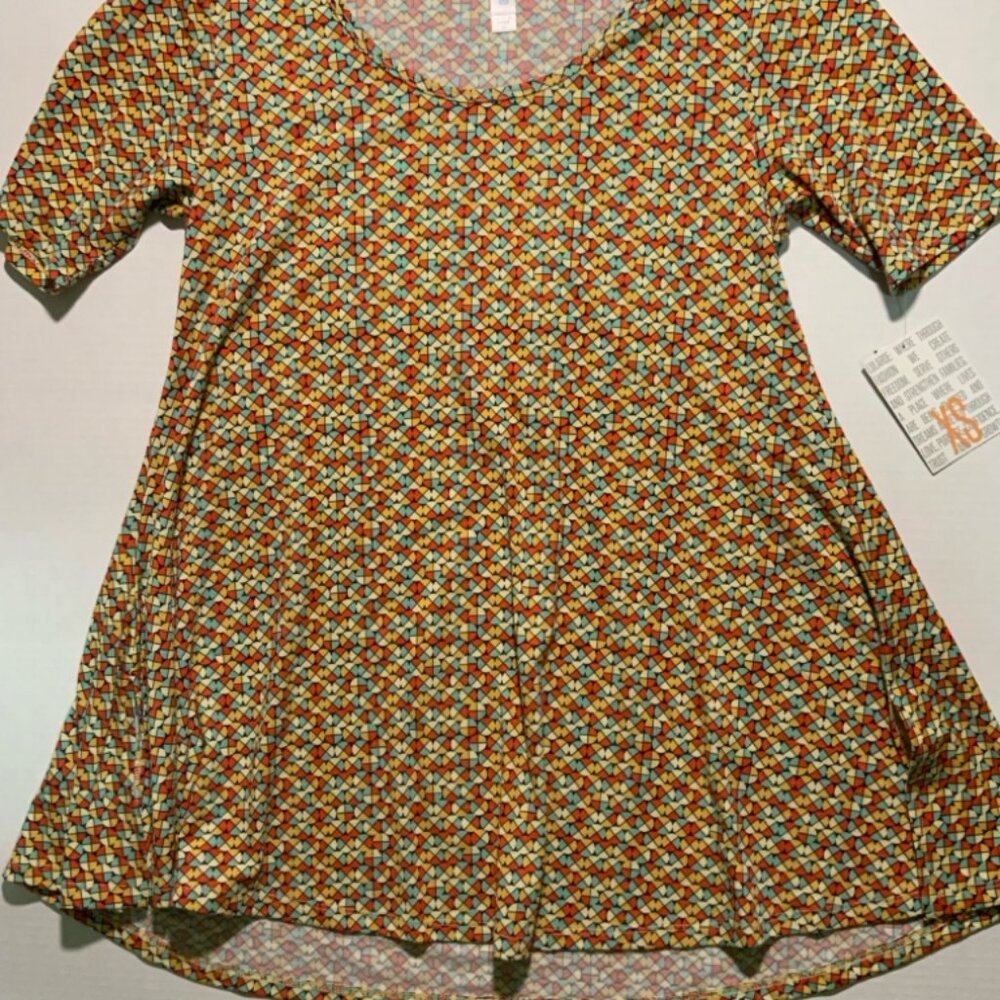 NWT LuLaRoe Women X-Small Perfect Tee Half Sleeve Geometric Circle Triangles Top